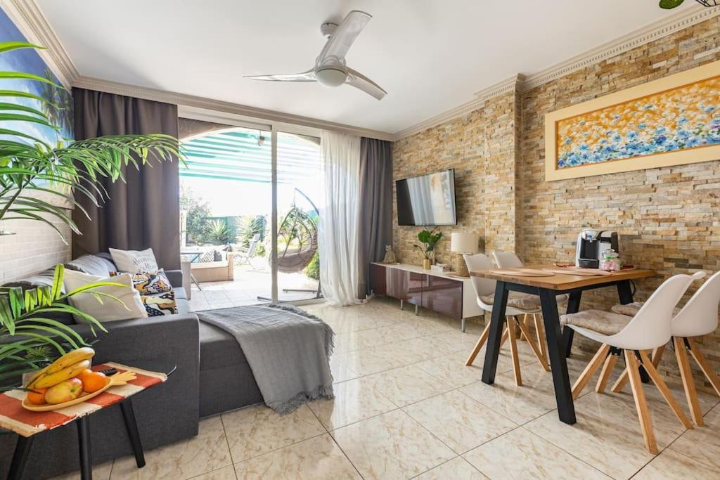 Beachfront Private Apartment In Pueblo Torviscas Sunset Harbour Costa Adeje (Tenerife) Eksteriør billede
